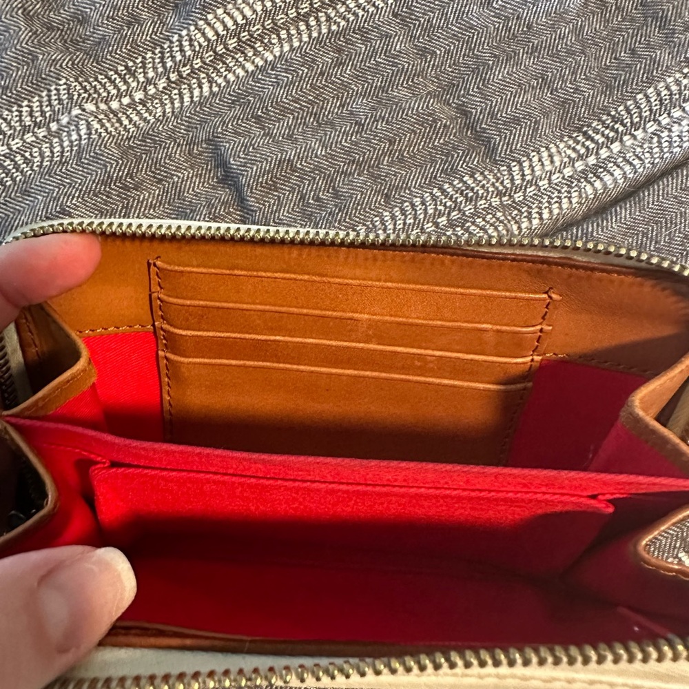 Dooney & bourke wallet